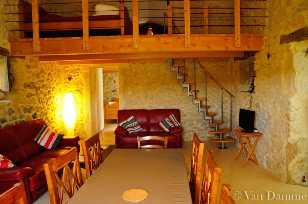 Gites Du Domaine Des Dames Vallon-Pont-dʼArc Екстериор снимка