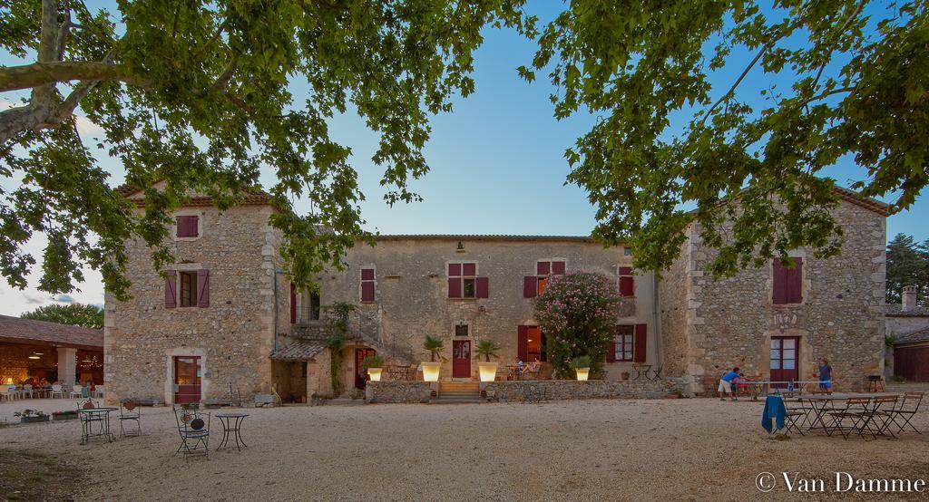 Gites Du Domaine Des Dames Vallon-Pont-dʼArc Екстериор снимка