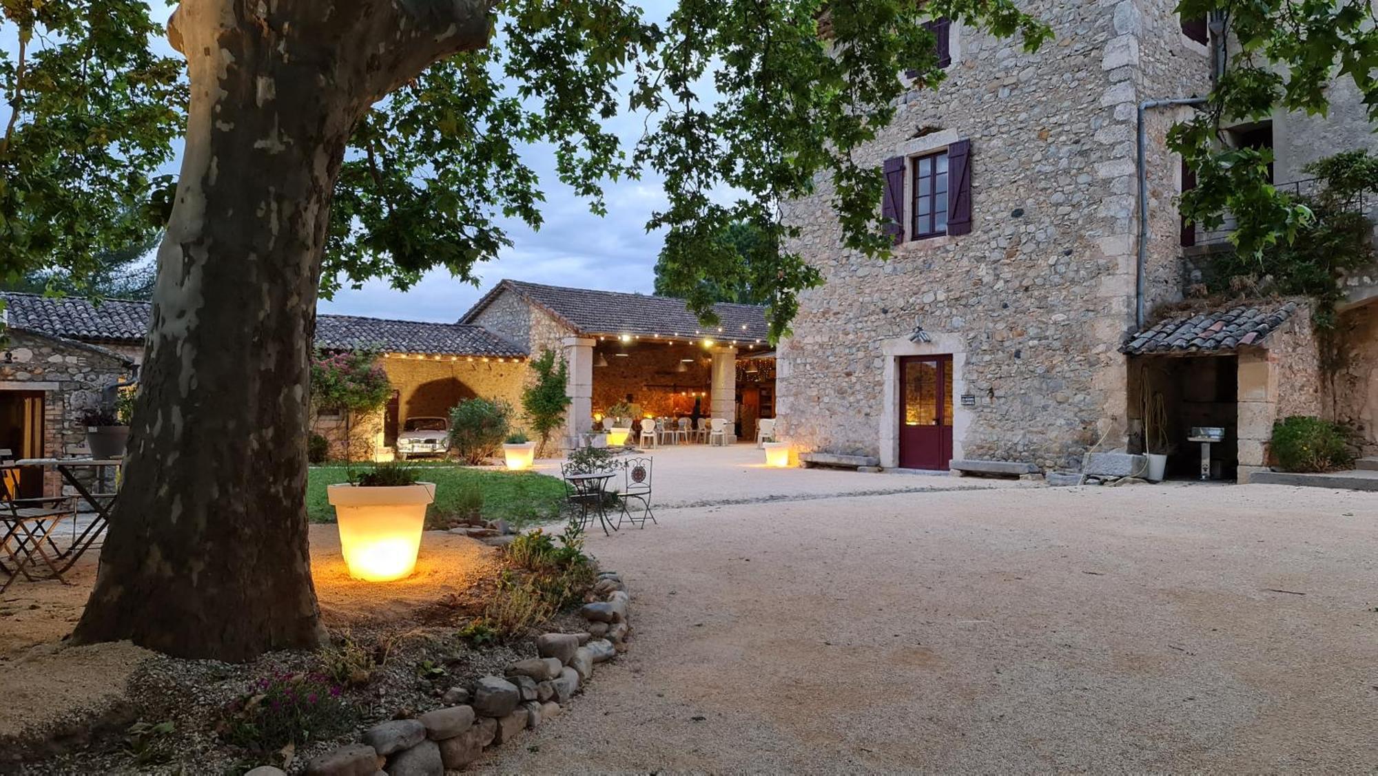 Gites Du Domaine Des Dames Vallon-Pont-dʼArc Екстериор снимка