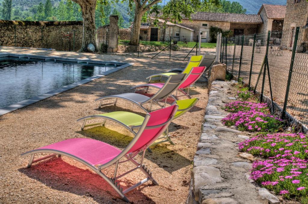 Gites Du Domaine Des Dames Vallon-Pont-dʼArc Стая снимка